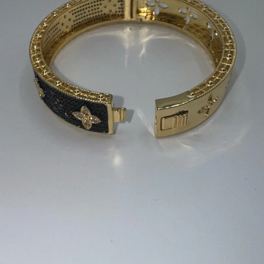 Venetian Sapphire Bangle - Picture 10 of 12